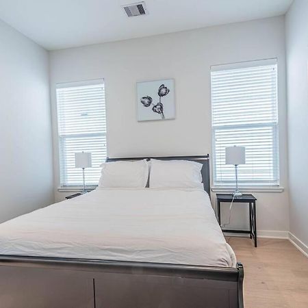 Charming 3-Bedroom Luxury Home Near Downtown, Nrg, Galleria & Medical Center ฮูสตัน ภายนอก รูปภาพ