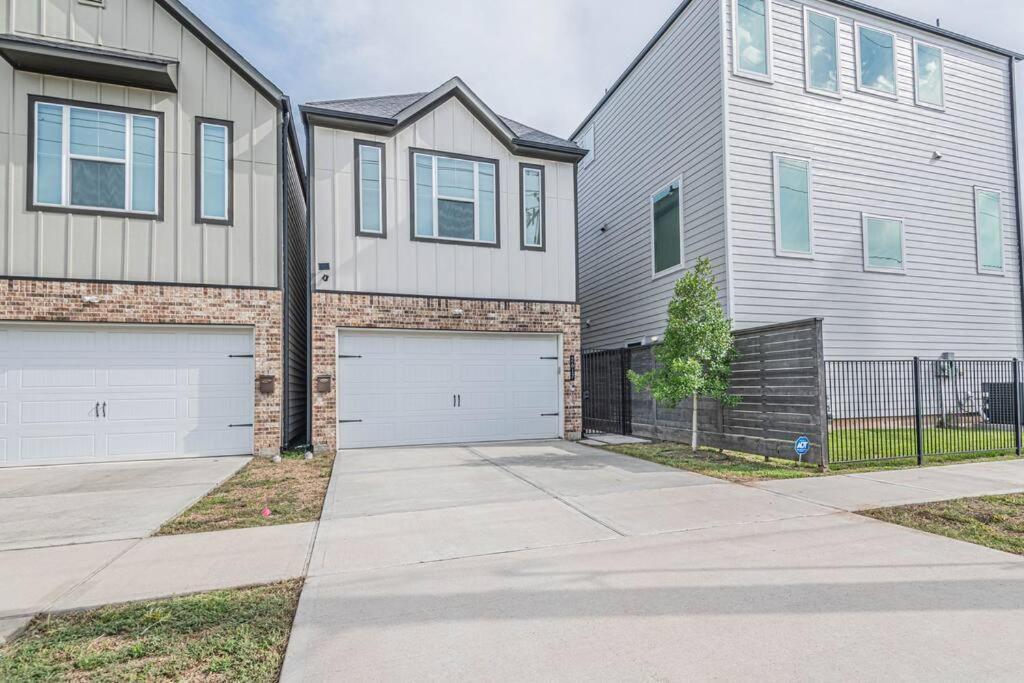 Charming 3-Bedroom Luxury Home Near Downtown, Nrg, Galleria & Medical Center ฮูสตัน ภายนอก รูปภาพ