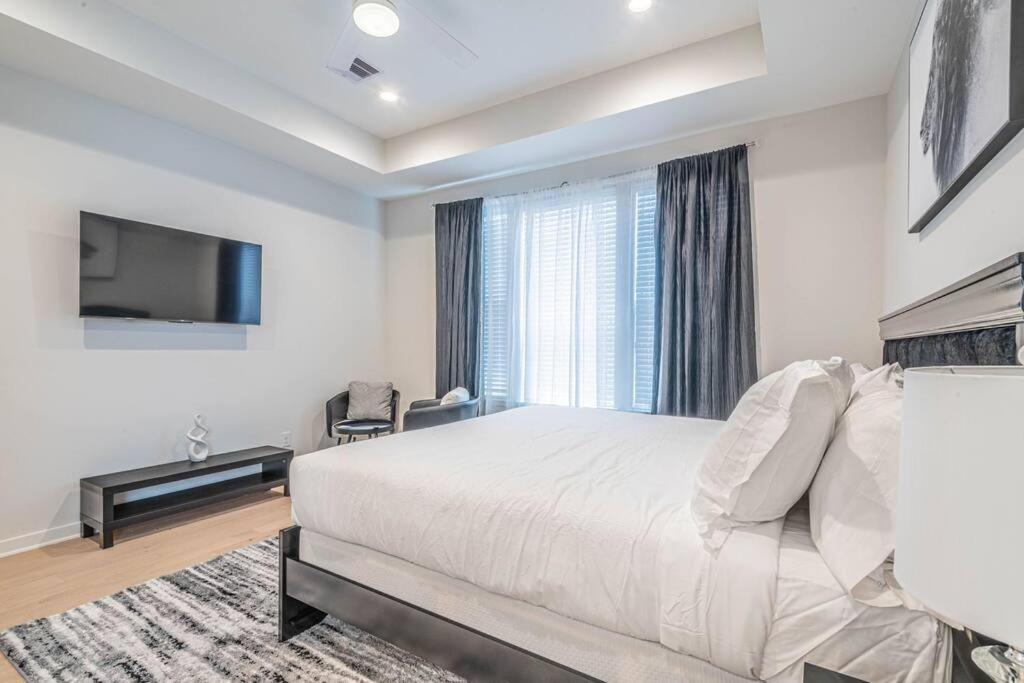 Charming 3-Bedroom Luxury Home Near Downtown, Nrg, Galleria & Medical Center ฮูสตัน ภายนอก รูปภาพ